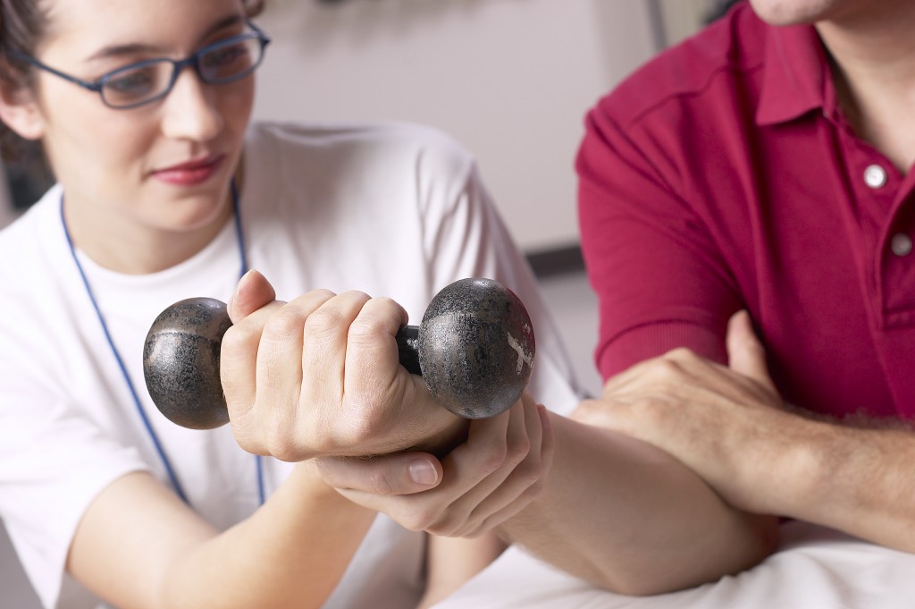 woman_man_dumbell_hand